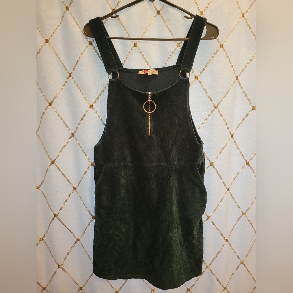 Deep Green Midi Dress with 1/4 Zip Closure. Jumper Style with 2 Pockets.